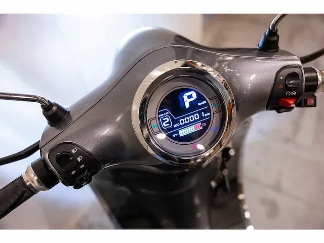 Edrive - torino - elektrische scooter - afbeelding 5 van  14