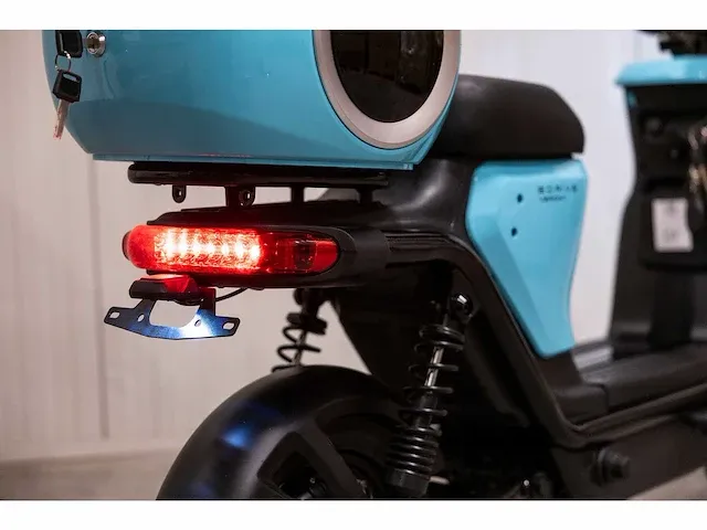 Edrive - verona - elektrische scooter - afbeelding 10 van  13