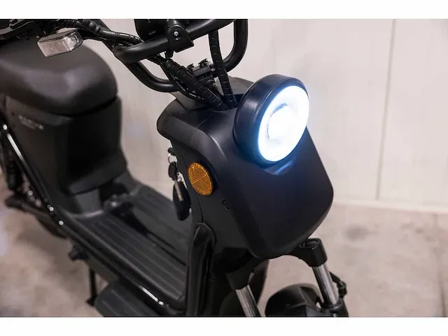 Edrive - verona - elektrische scooter - afbeelding 7 van  8