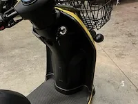 Edrive cargo 2 elektrische scooter geel - afbeelding 2 van  17