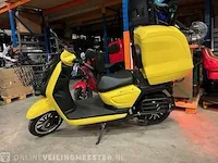 Edrive cargo 2 elektrische scooter geel