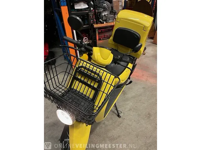 Edrive cargo 2 elektrische scooter geel - afbeelding 15 van  17