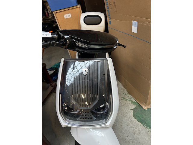 Edrive elektrische scooter 25 km p/u wit - afbeelding 2 van  8