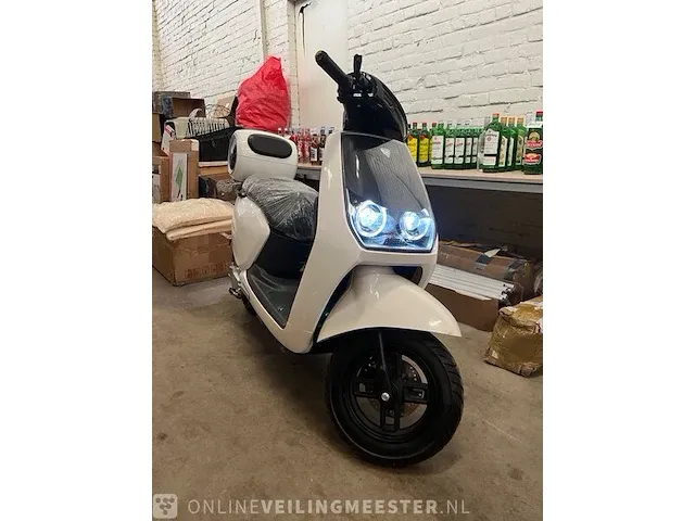 Edrive milano elektrische scooter, wit - afbeelding 1 van  11