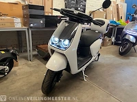 Edrive milano elektrische scooter wit