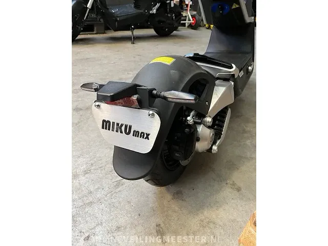 Edrive sunra miku max elektrische scooter blauw - afbeelding 7 van  18