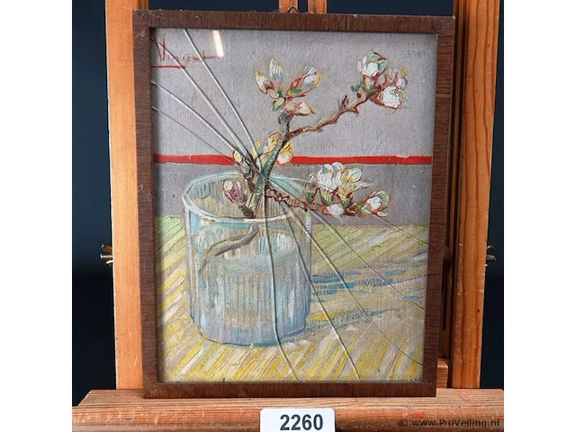 Een van goghje met creatief aangebrachte barsten in glas - afbeelding 2 van  5
