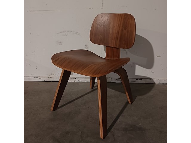 Eetkamerstoel, replica, eames dcw, walnoot, zwart - afbeelding 1 van  5
