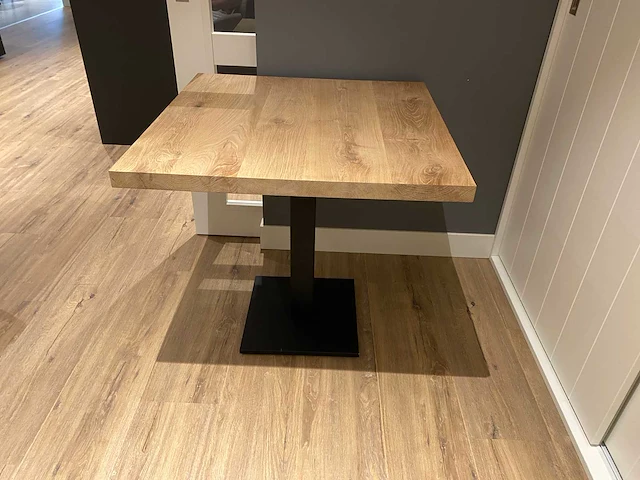 Eetkamertafel 80x80 cm - afbeelding 1 van  2