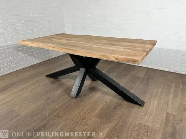 Eetkamertafel – acaciahout – zwart metalen spinpoot - afbeelding 1 van  7
