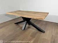 Eetkamertafel – acaciahout – zwart metalen spinpoot - afbeelding 1 van  7