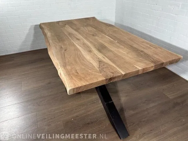 Eetkamertafel – acaciahout – zwart metalen spinpoot - afbeelding 2 van  7