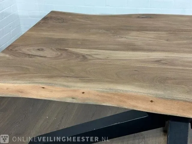 Eetkamertafel – acaciahout – zwart metalen spinpoot - afbeelding 5 van  7