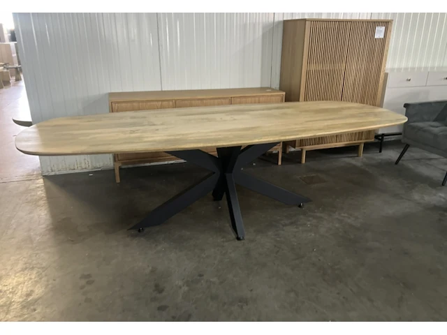 Eetkamertafel mango deens ovaal met spinpoot, by fonq - afbeelding 2 van  8