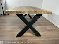 Eetkamertafel – mangohout – dikke zwart metalen x – poot - afbeelding 2 van  6