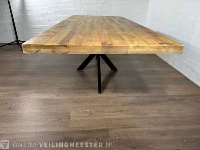 Eetkamertafel – mangohout – zwart metalen spinpoot - afbeelding 2 van  7