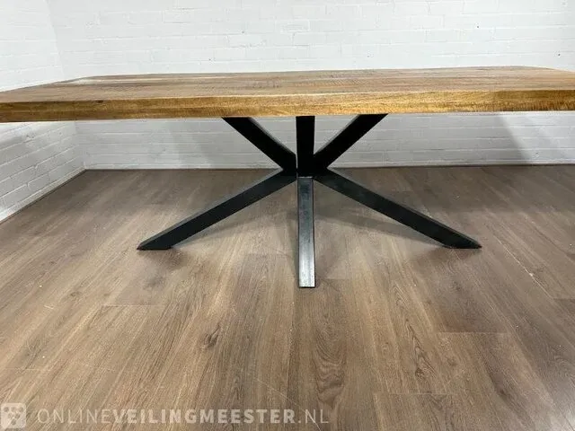 Eetkamertafel – mangohout – zwart metalen spinpoot - afbeelding 4 van  6