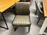 Eetkamertafel met 2 stoelen en bank - afbeelding 2 van  11