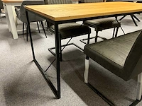 Eetkamertafel met 2 stoelen en bank - afbeelding 6 van  11