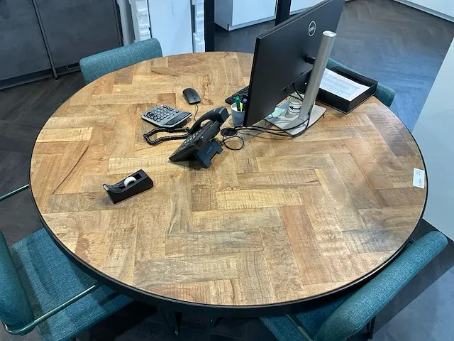 Eetkamertafel met 4 stoelen - afbeelding 2 van  5