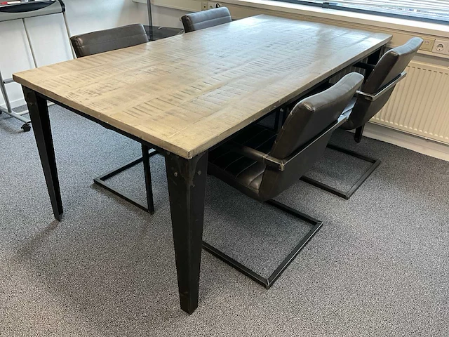 Eetkamertafel met 4 stoelen - afbeelding 1 van  10