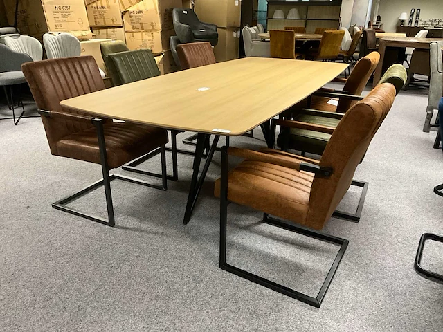 Eetkamertafel met 6 stoelen - afbeelding 1 van  10