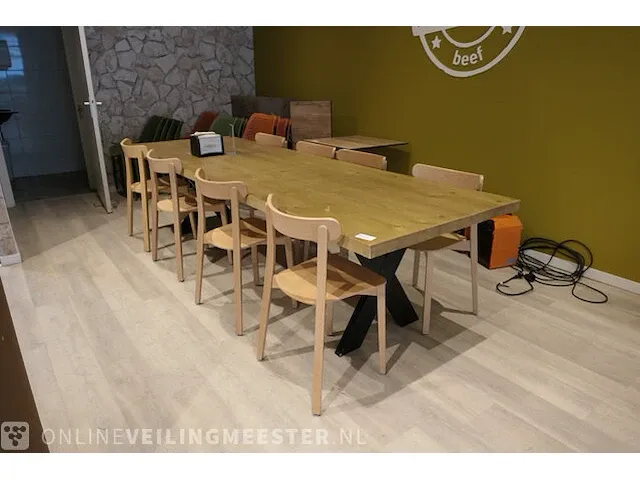 Eetkamertafel met 8x stoel - afbeelding 1 van  10