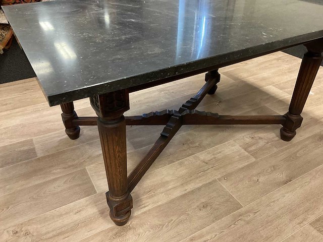 Eetkamertafel met blauwe steen - afbeelding 2 van  4