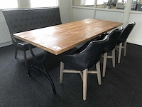 Eetkamertafel met stoelen en bank - afbeelding 1 van  10