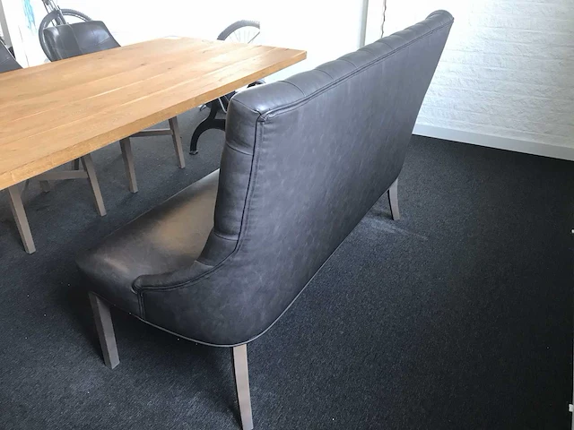 Eetkamertafel met stoelen en bank - afbeelding 7 van  10