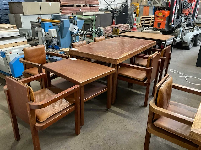 Eetkamertafel met stoelen - afbeelding 3 van  10