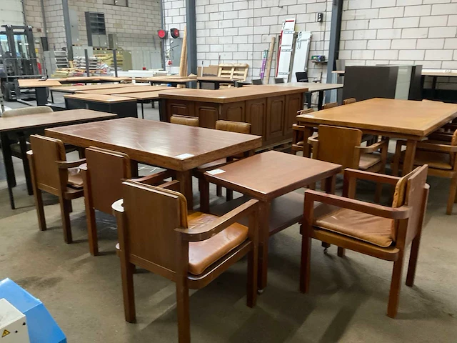 Eetkamertafel met stoelen - afbeelding 5 van  10