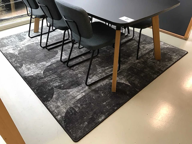 Eetkamertafel met stoelen - afbeelding 3 van  12