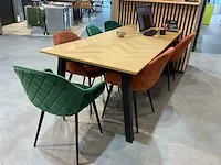 Eetkamertafel