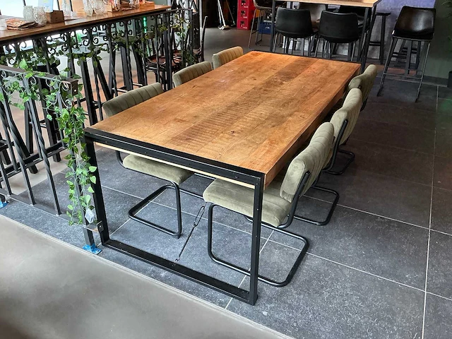 Eetkamertafel - afbeelding 1 van  3