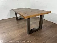 Eetkamertafel