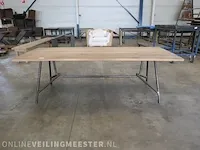 Eetkamertafel