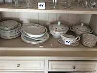Eetservies ( n comp ) - afbeelding 1 van  3