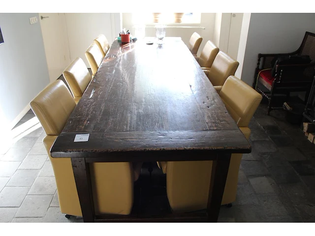 Eettafel met 8 lederen stoelen op wielen. afmeting tafel 300 x 98 x 76 cm. - afbeelding 1 van  5