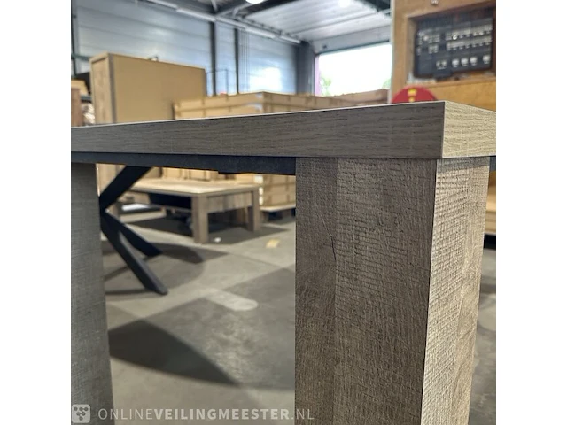 Eettafel metallica, sand en metallook - afbeelding 3 van  5