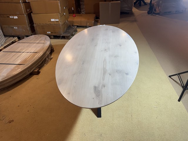 Eettafel, onbehandeld eikenhout, zwart metalen spinpoot - afbeelding 4 van  4