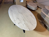 Eettafel, ovaal, naturel eikenhout, zwart metalen spinpoot - afbeelding 3 van  5