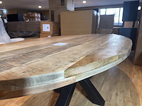 Eettafel, ovaal, naturel mangohout, zwart metalen spinpoot - afbeelding 5 van  5