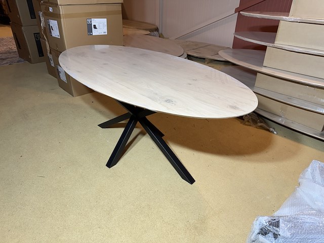 Eettafel, ovaal, naturel massief hout, zwart metalen spinpoot - afbeelding 1 van  5