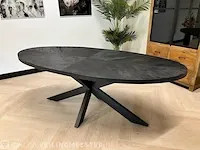 Eettafel ovaal visgraat zwart, zwart, bouwjaar 2024 - afbeelding 2 van  4