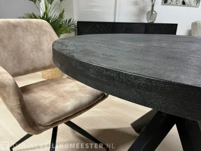 Eettafel ovaal visgraat zwart, zwart, bouwjaar 2024 - afbeelding 3 van  4