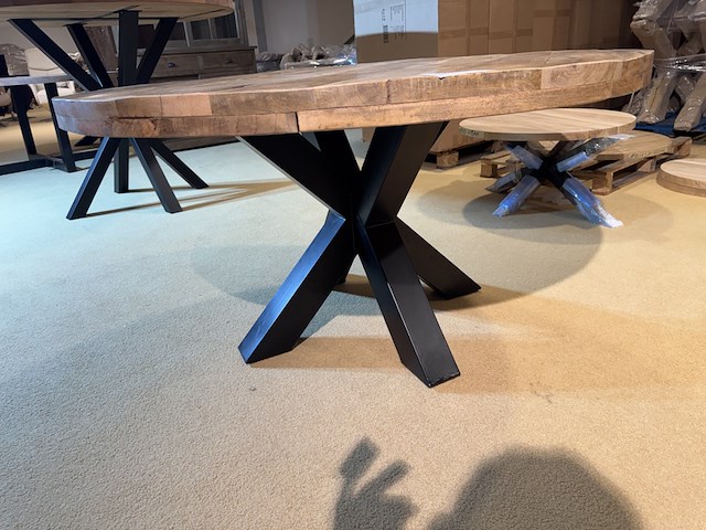 Eettafel rond, naturel mangohout, zwart metalen spinpoot - afbeelding 3 van  4