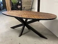 Eettafel visgraat bruin richfield, bruin, bouwjaar 2023 - afbeelding 2 van  5
