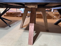 Eettafel, zwart hardhout, houten onderstel - afbeelding 4 van  5