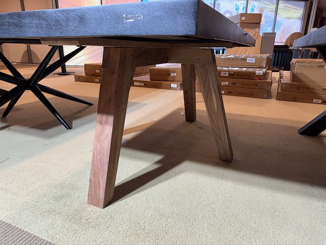 Eettafel, zwart hardhout, houten onderstel - afbeelding 3 van  5